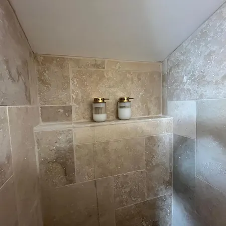 De La Clie Apartment