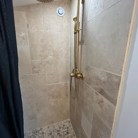 De La Clie Apartment *